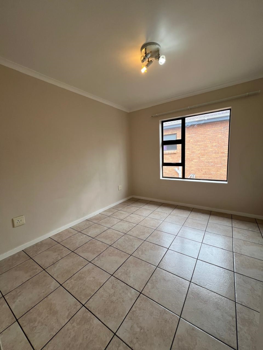 To Let 2 Bedroom Property for Rent in Sea Breeze Western Cape